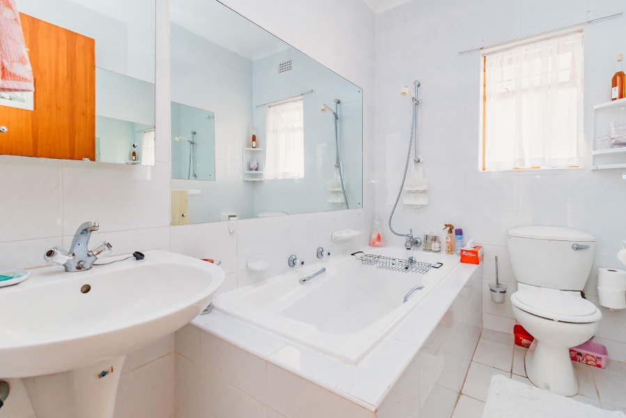 5 Bedroom Property for Sale in Heatherlands Western Cape